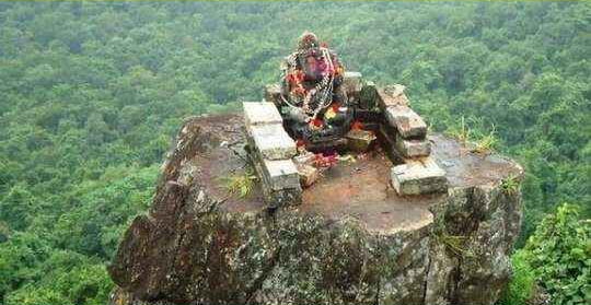 1100 years old ganesh located in bastar forest