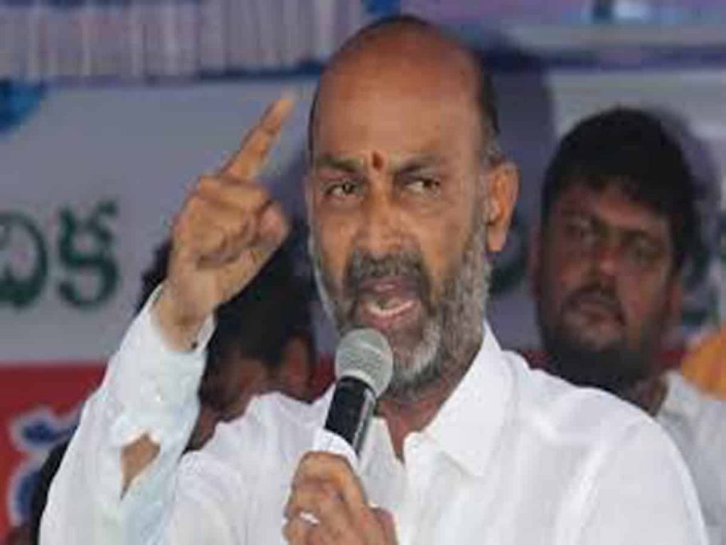 Bandi Sanjay : 18 people jump from TRS? Full list near the bandy ?
