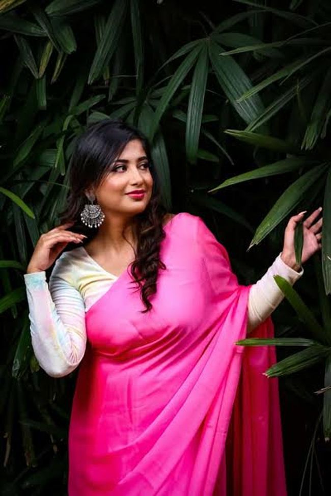 Niviksha Naidu Pink Saree Pics