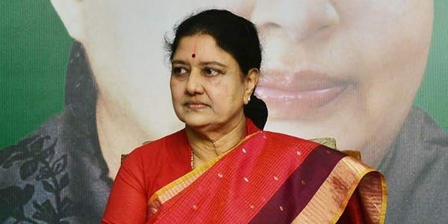 Shashikalodayam in Tamil Nadu! Back to “mom” type politics?