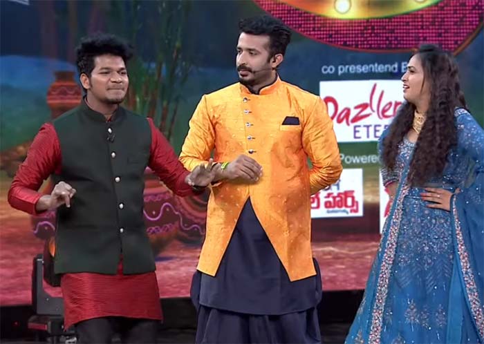 avinash and lasya hungama in it's a family party show