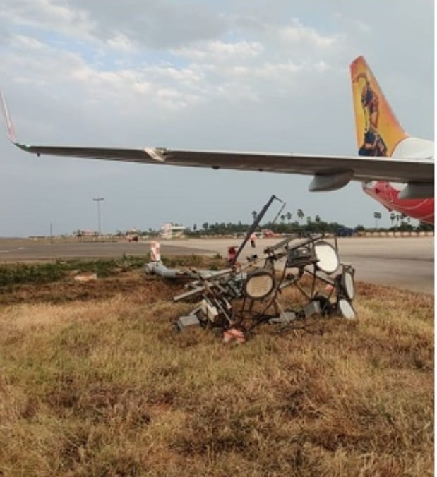 Gannavaram airport flight accident 