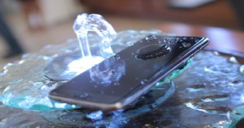 Hacks for a smartphone if dropped into water