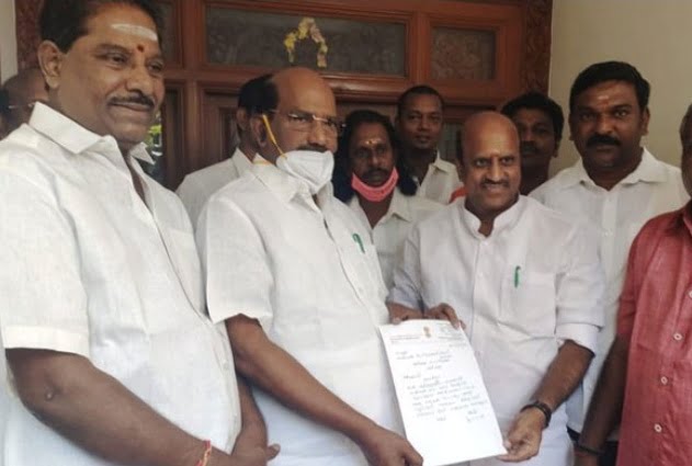 puducherry another two mla's quits 