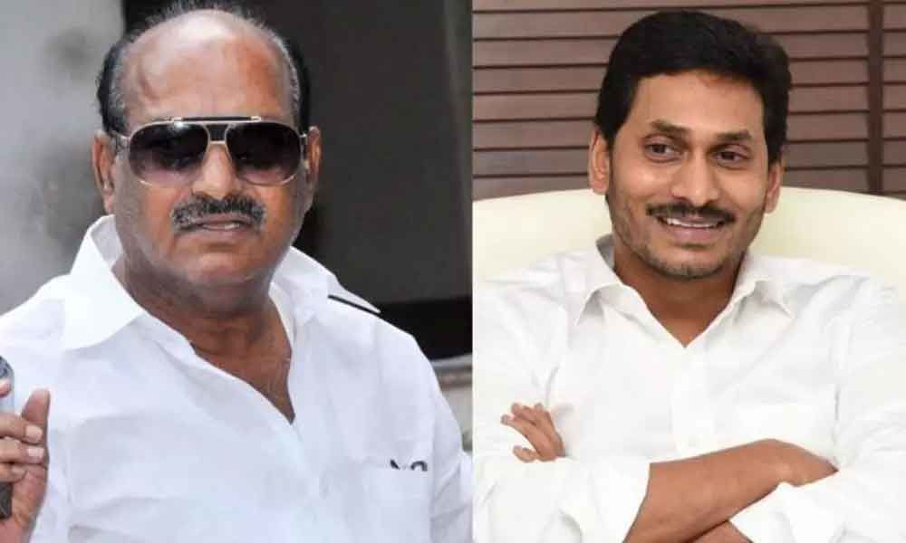 Ys Jagan Mohan Reddy : Former TDP MP says Jagan is earning Rs 300 crore a day