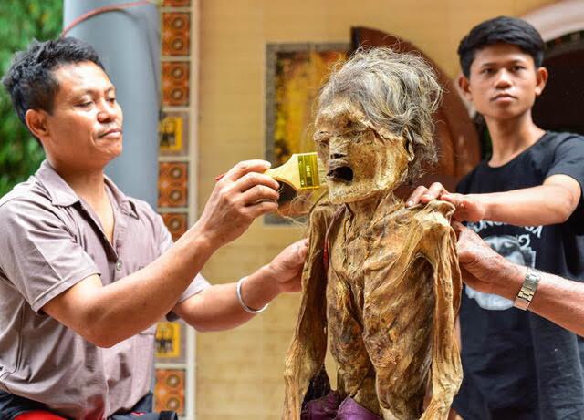 Strange death anniversary culture in Indonesia