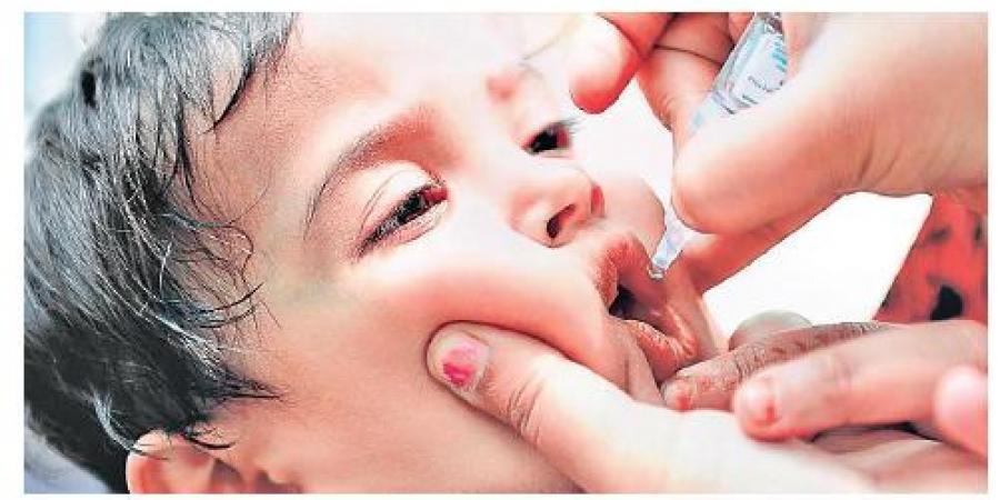 pulse polio effect : Sanitizer in children's mouth instead of polio drops ..! 