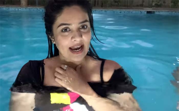 sreemukhi day out in farm house