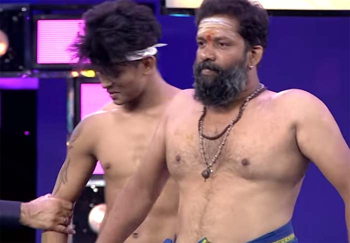 baba bhaskar removes his shirt in dancee plus show
