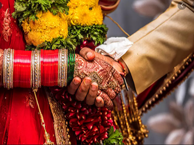 Bride refuses to marry on dowry demand