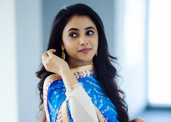 priyanka-arul-mohan has become a crazy heroine with telugu, tamil movies