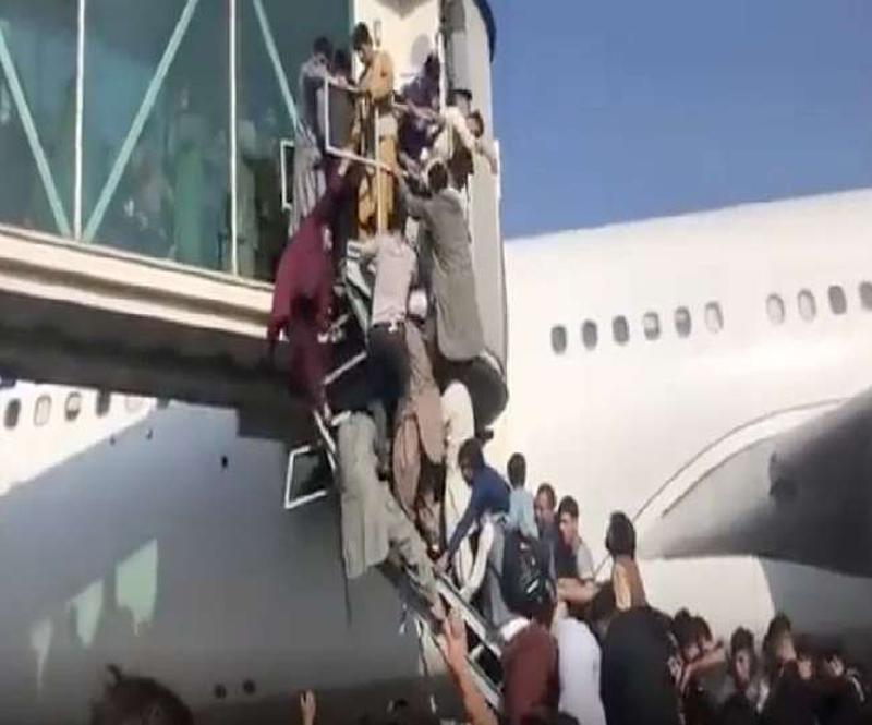 Video Viral: firing at kabul airport
