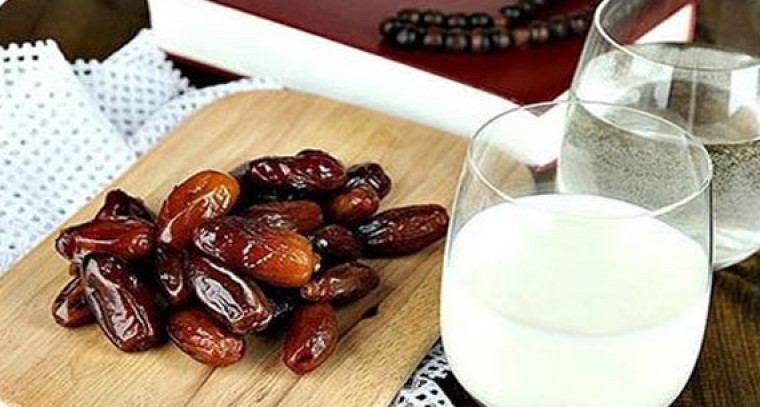 milk and dry dates Energy Drink: health benifits 