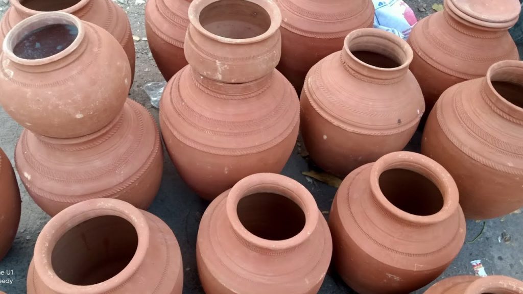 Health: storing water in mud potscopper vessels is good for health