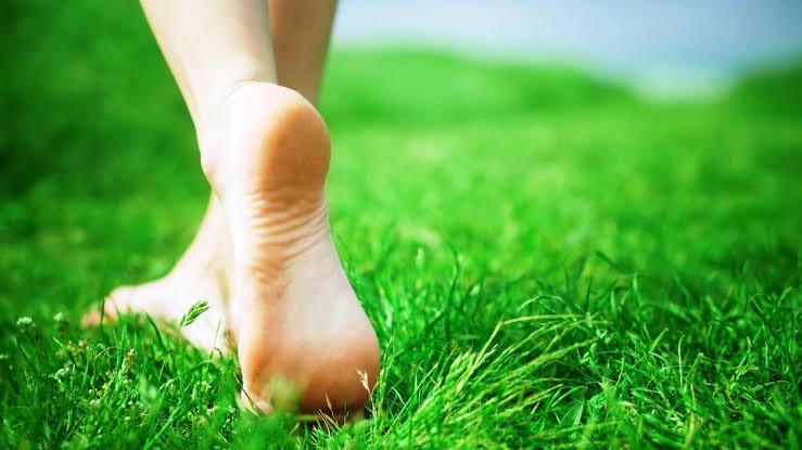 Health Benefits of Walking: Barefoot In grass 