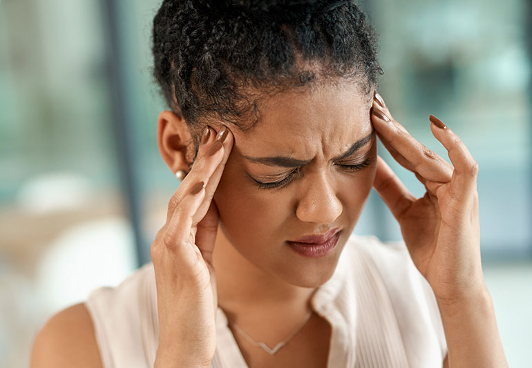 Migraine Headache: Symptoms And home Remedies 