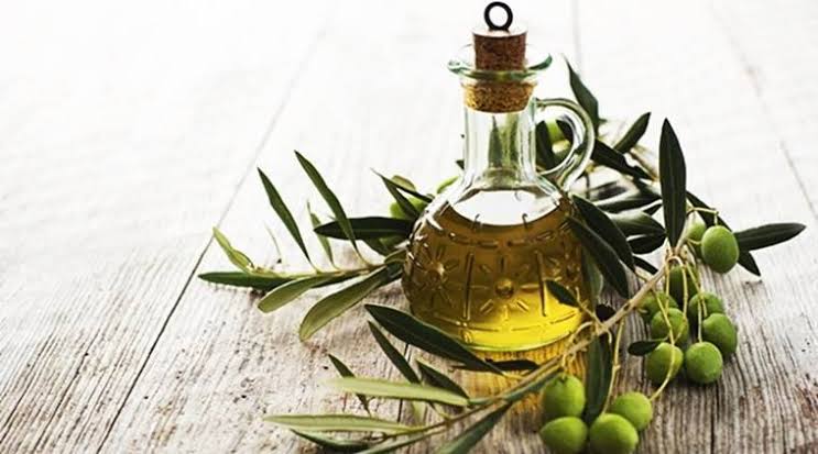 Excellent health and beauty benefits of Tea Tree Oil: 