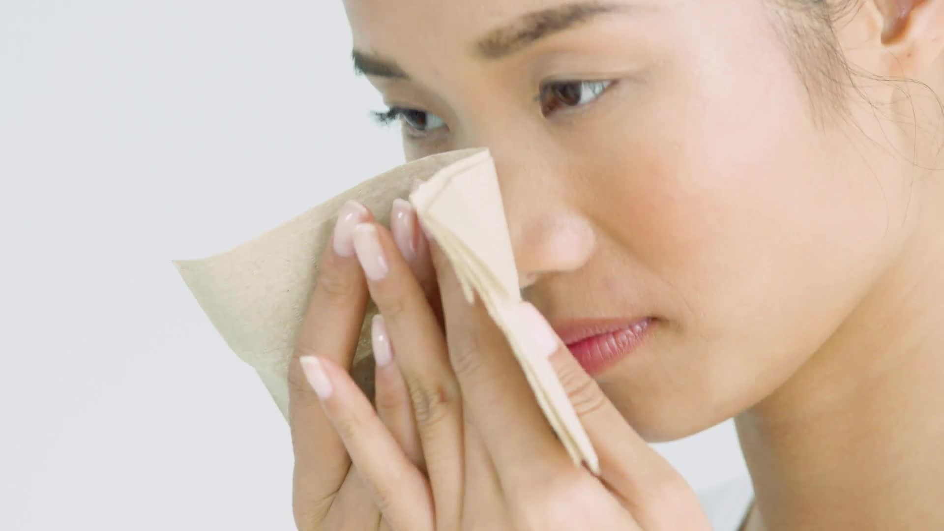 Blotting Paper tells your Skin Type: 