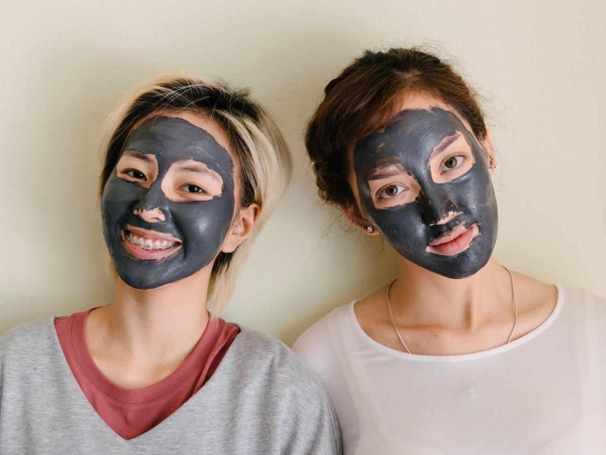 Beauty Benefits Of Charcoal: Face Pack 