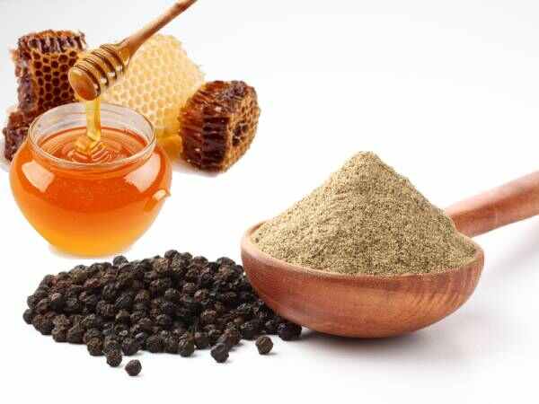 Black Pepper: powder with honey health benefits