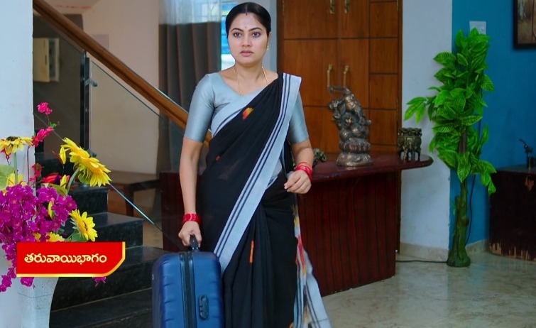 Devatha Serial: 11 May 2022 Today Episode Highlights 
