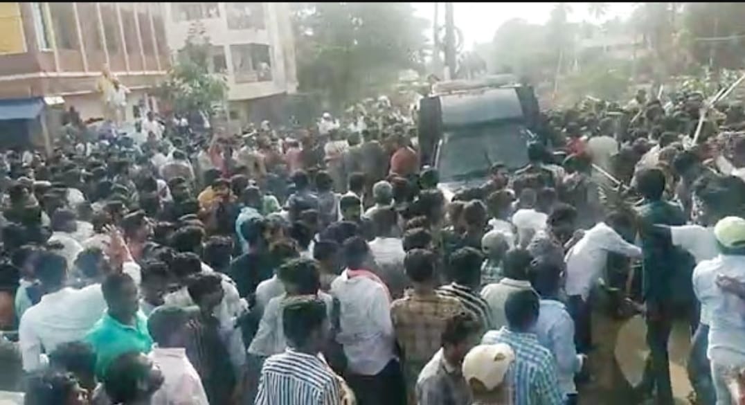 Konaseema Youth Protest In Amalapuram on dist name Issue