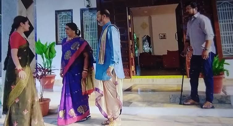 Devatha Serial: 30 May 2022 Today Episode Highlights 