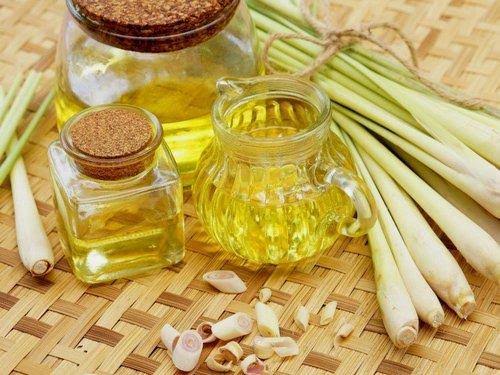 Health and Beauty benefits of Lemon Grass: essential Oil