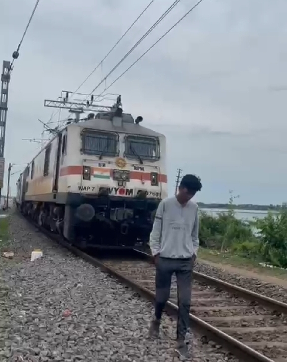 Train hit viral video 
