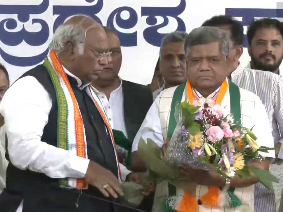 Former cm Jagadish shatter joins congress Karnataka assembly polls
