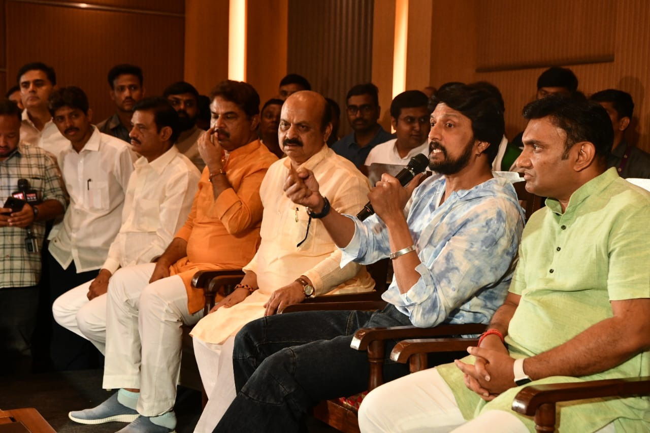 Actor kichcha sudeep dismisses rumours of his political entry says he will only campaign not contest for the party