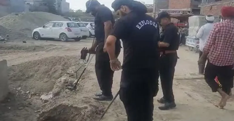 Punjab hand grenade found in tarn tarans  sri darbar sahib gurdwara
