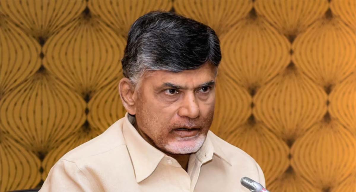 Unexpected scene in ACB court  while Chandrababu was in court cage